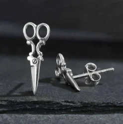 Zilveren oorbellen schaar