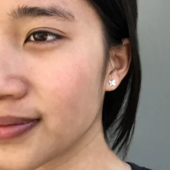 Zilveren oorbellen vlinder (studs)