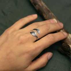 Zilveren ring bladeren