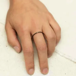 Zwart zilveren ring met bronzen granulaat (3 bolletjes)